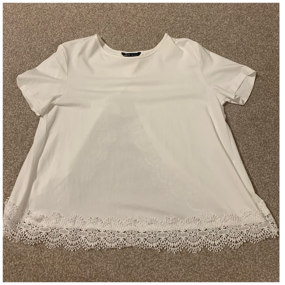 ⭐️ Host Pick ⭐️ NWT Maternity SHEIN wrap back lace tee - Picture 5 of 6